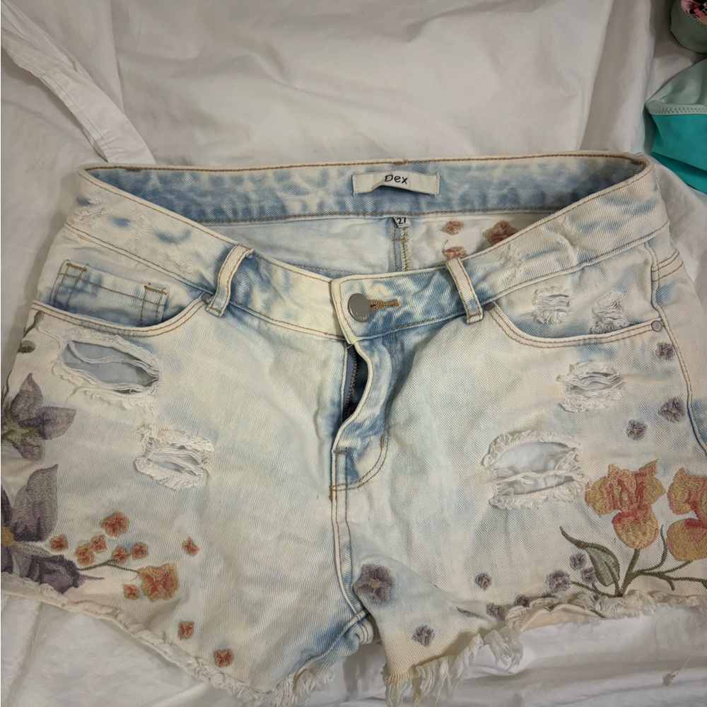 Dex Women's Floral Distressed Jean Shorts - Light Blue